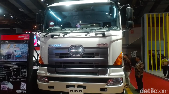 Hino Gandeng Pemkot Tangerang Lakukan Uji Berkala Truk dan Bus